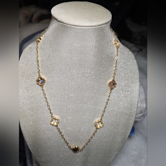 T Tahari Jewelry - T Tahari Elegant Gold Flower Necklace 24" Adjust